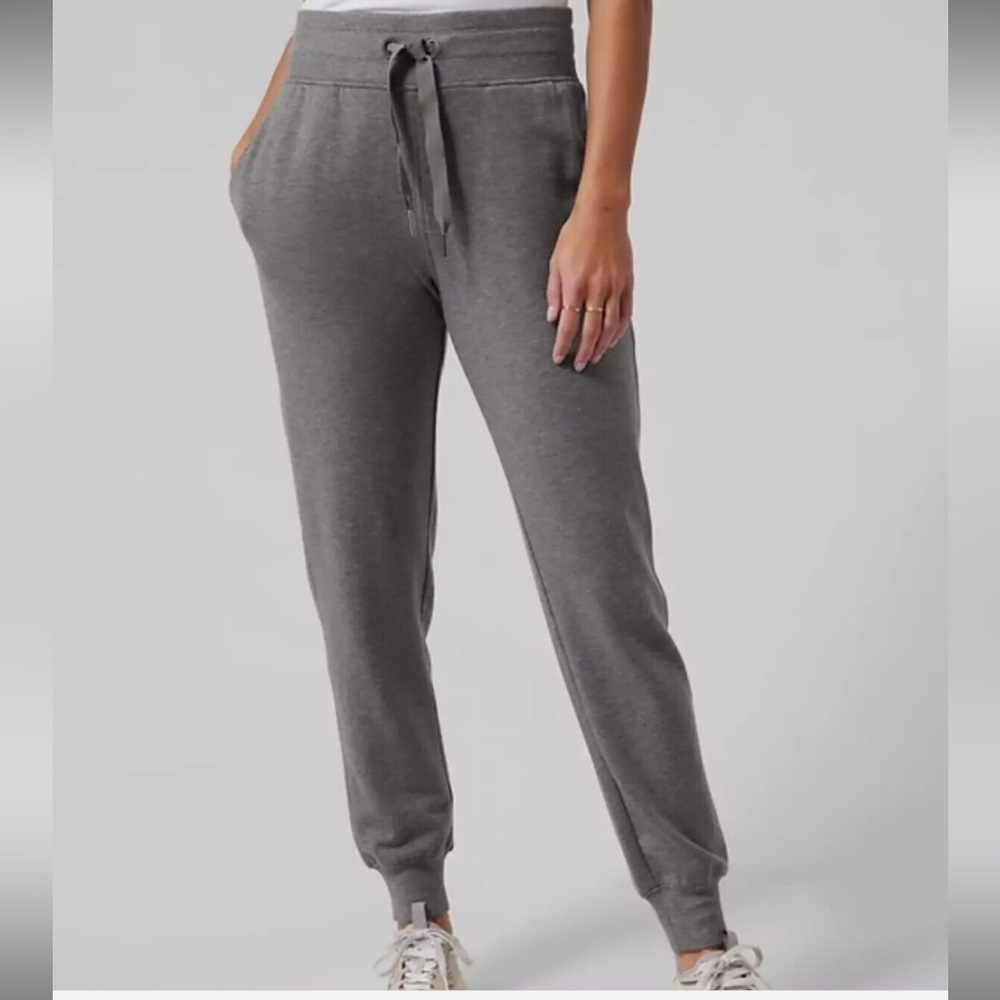 Athleta Woman’s Balance Jogger Pants Size P Large Gray Pull On High Rise Travel